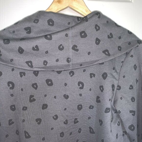 OLIVE & OAK Gray Leopard Draped Front Button Sweater Cardigan Size Small - Picture 5 of 7